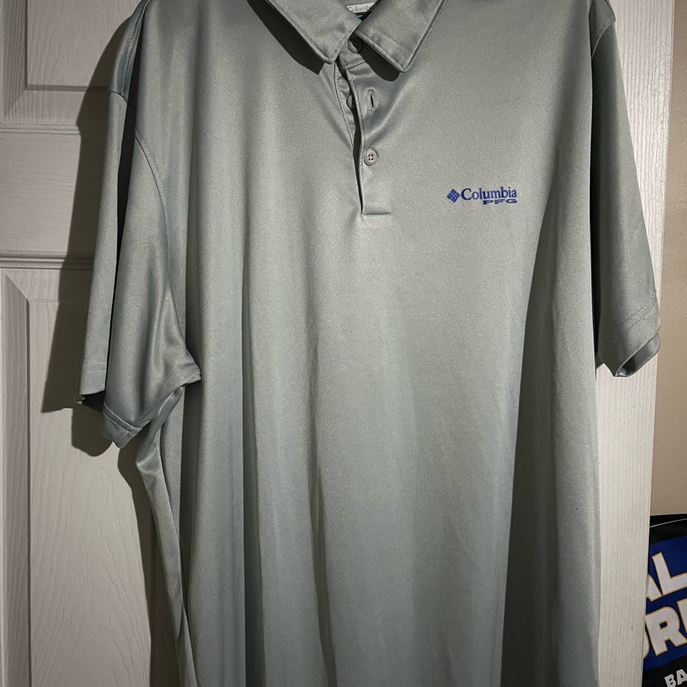 Large Columbia shirt